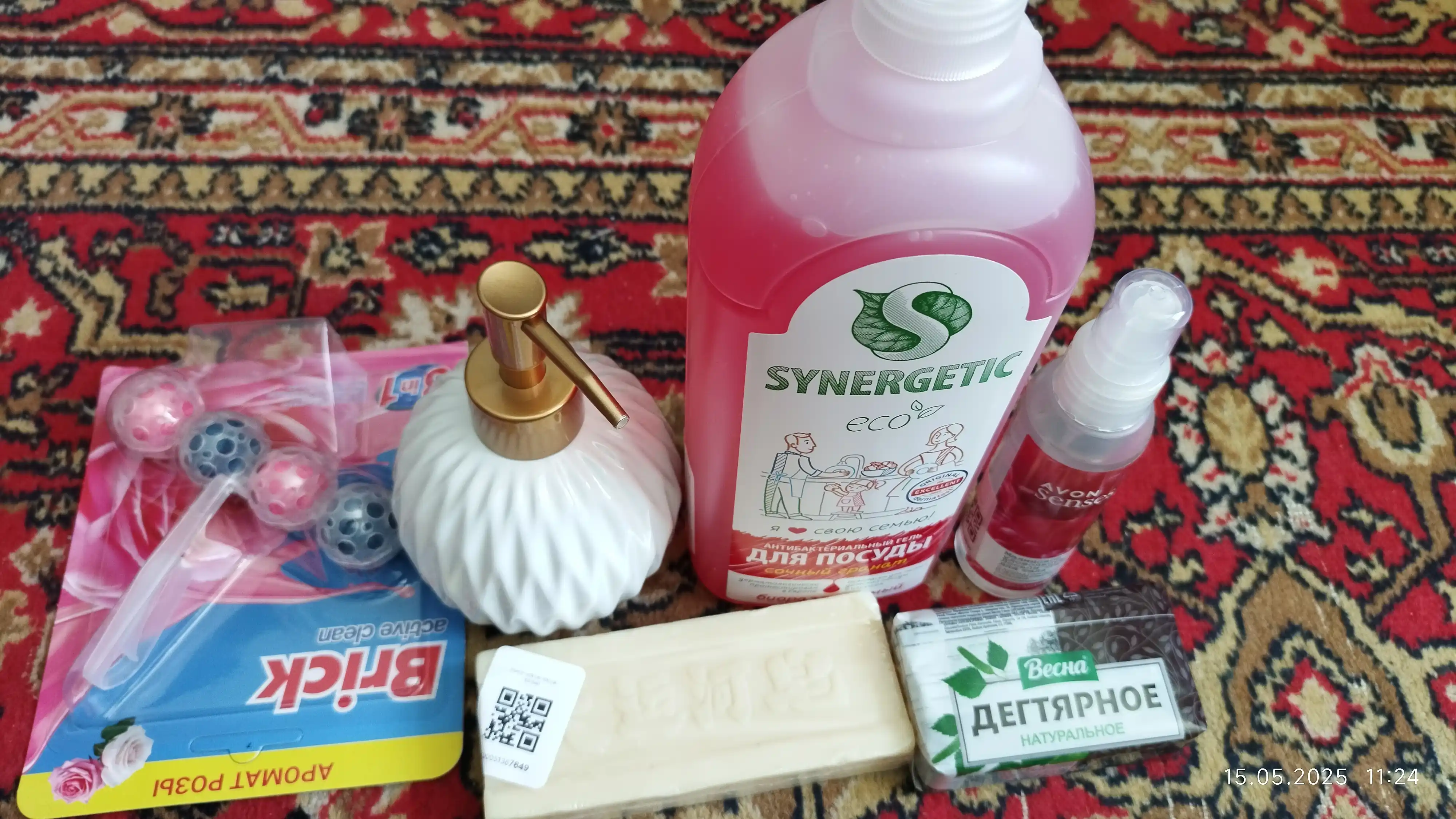 Гель для посуды SYNERGETIC "Сочный гранат", 1 л