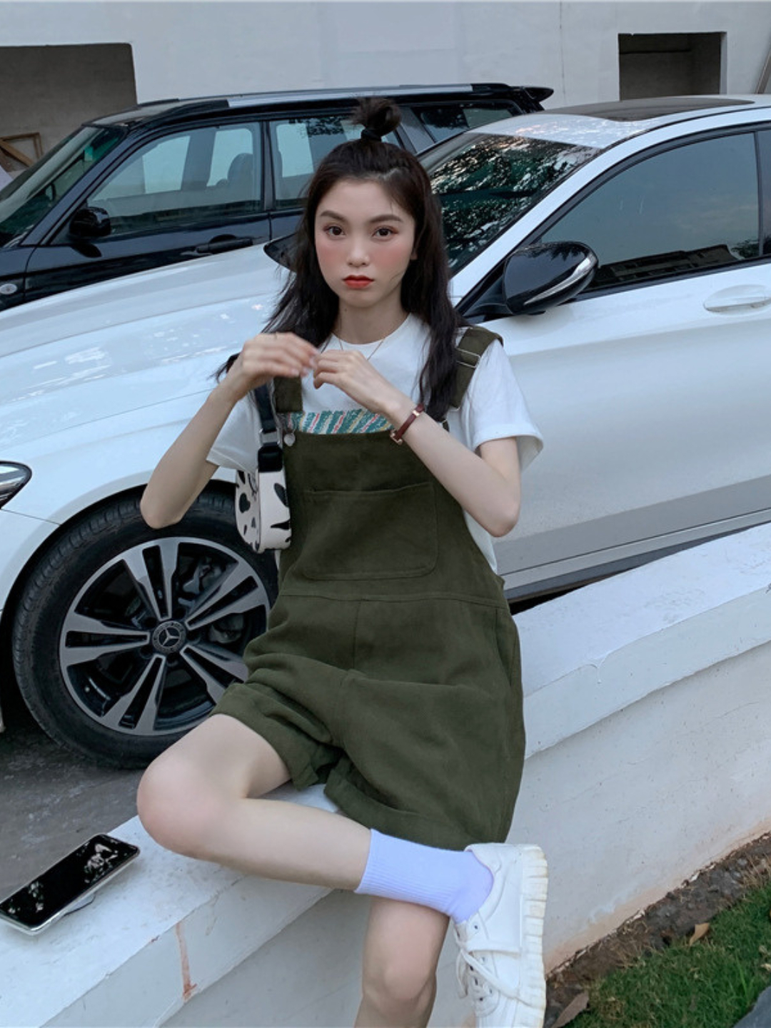 Yuqori poshnali ayollar oyoqlarining oyoq fetish fotosuratlari