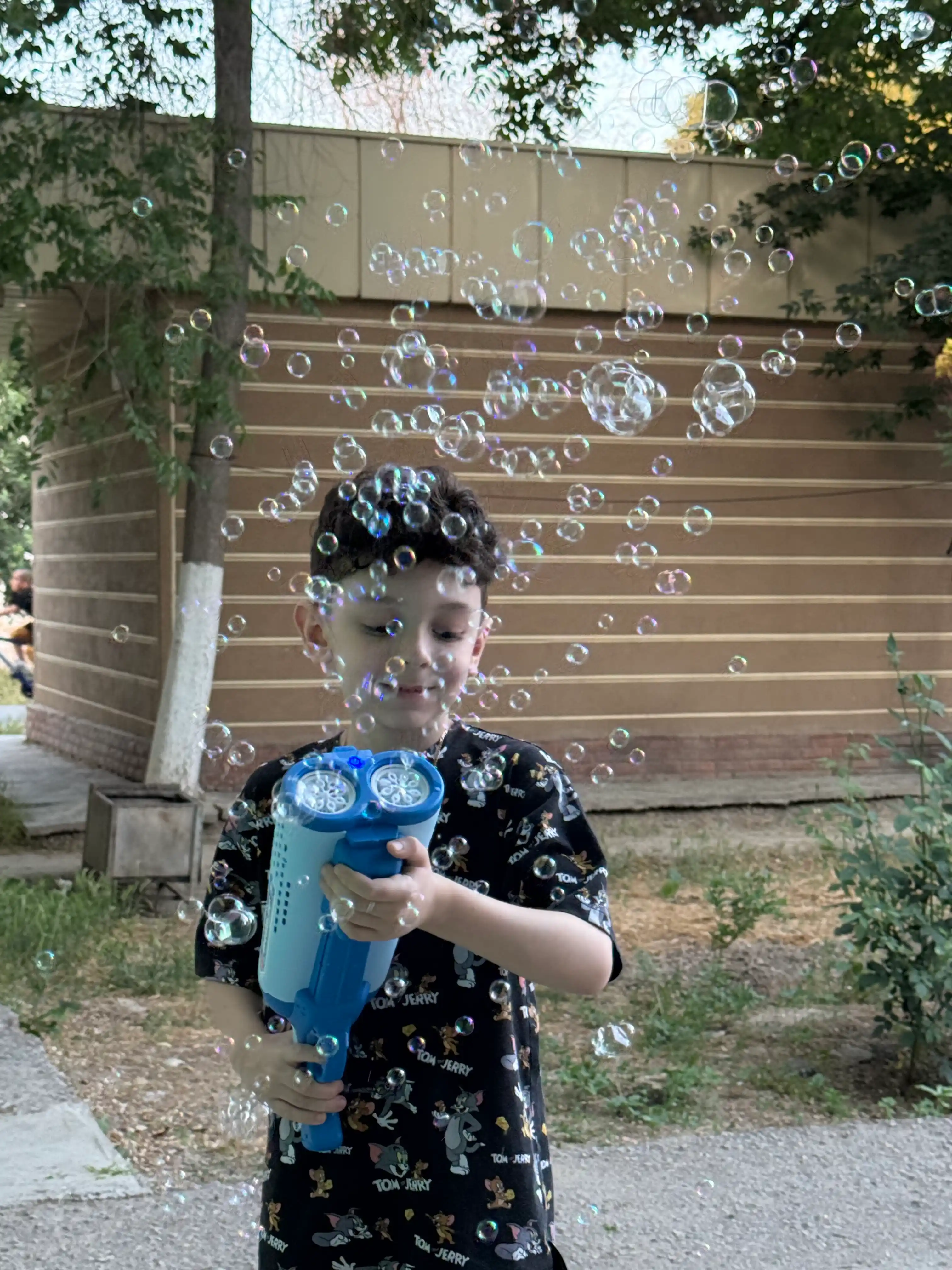 Автоматическая машина для мыльных пузырей, генератор, для детей  BUBBLE GUN