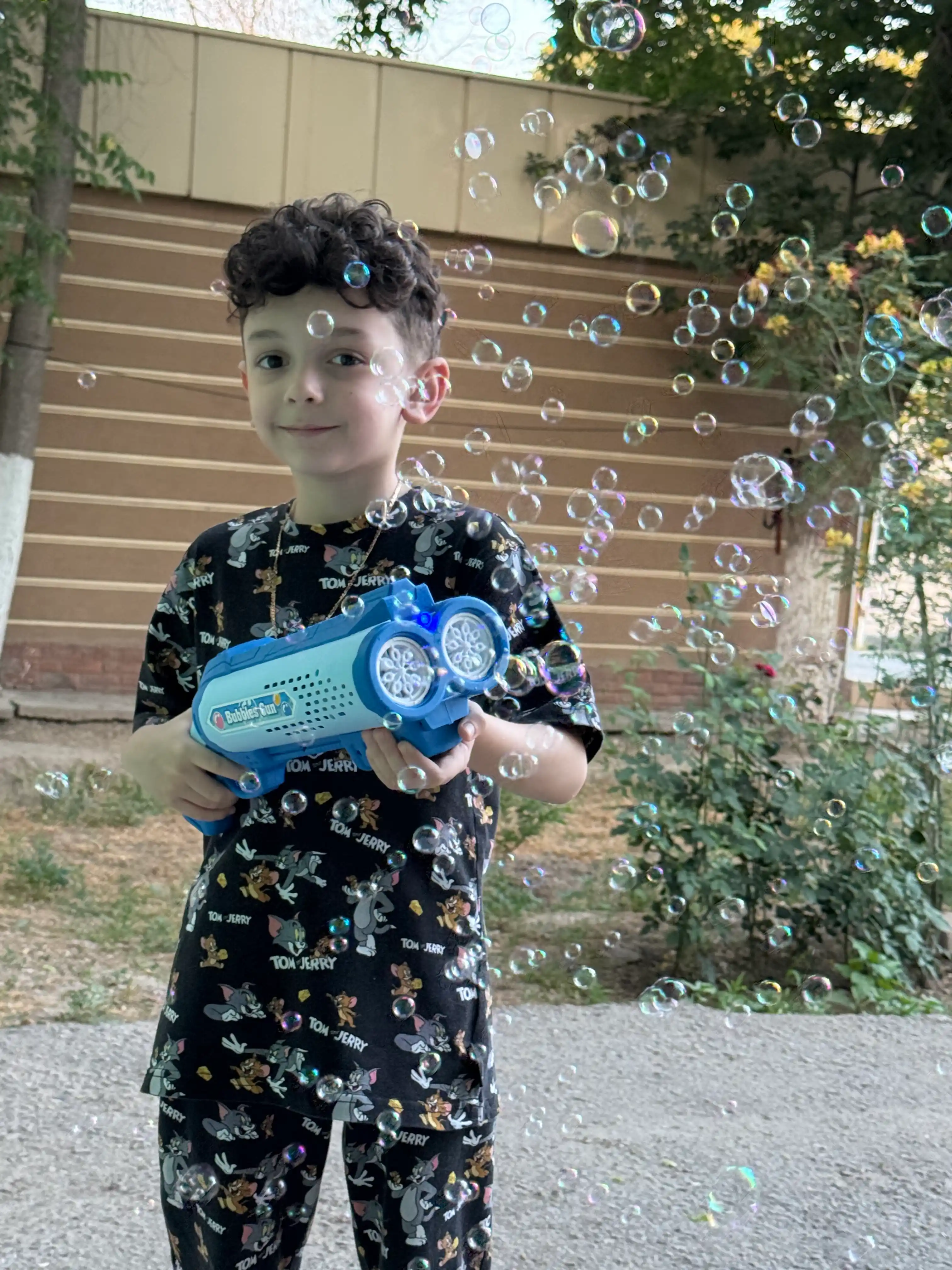 Автоматическая машина для мыльных пузырей, генератор, для детей  BUBBLE GUN