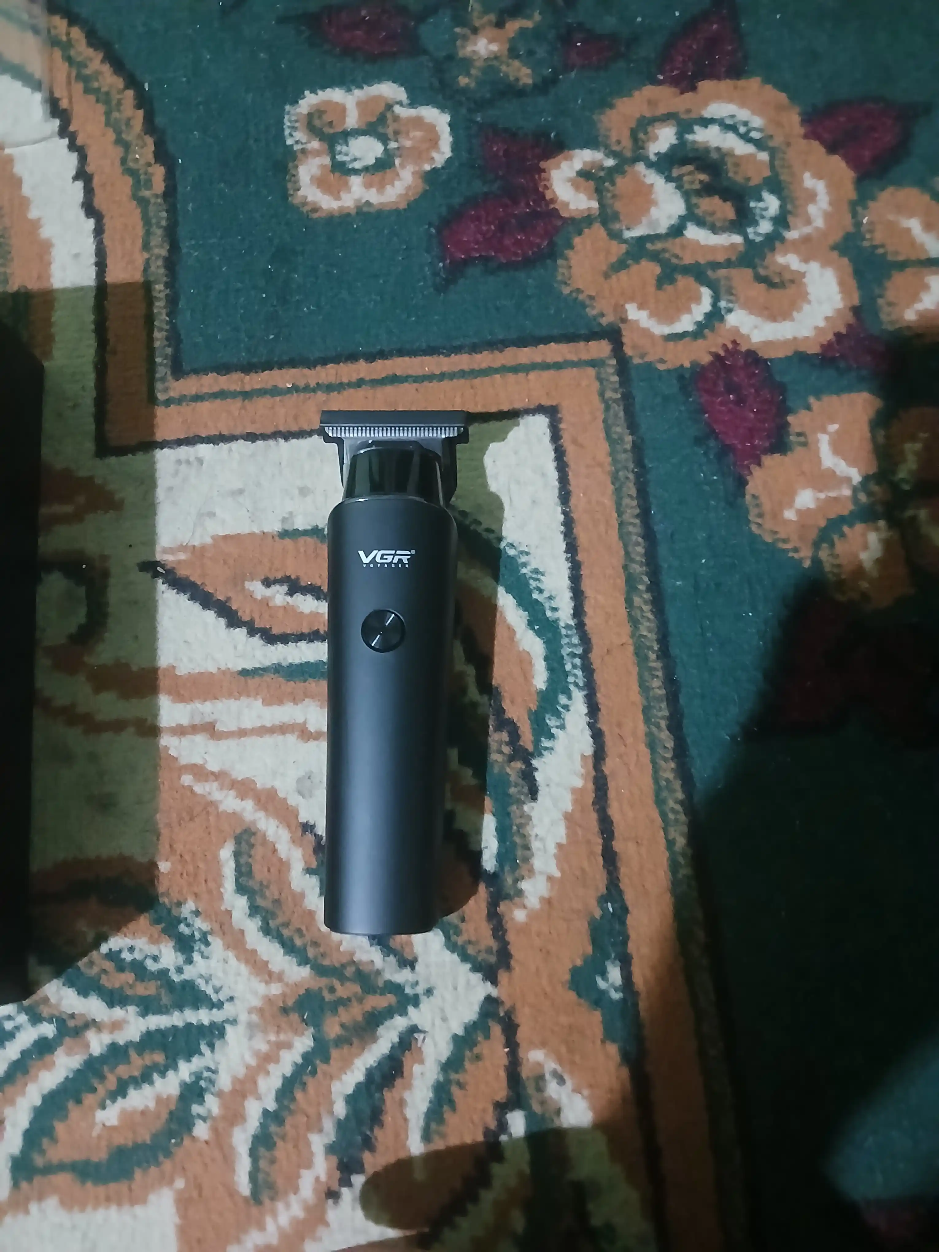 Professional simsiz soch va soqol olish kesish mashinkasi trimmer VGR V-937, LCD displeyli