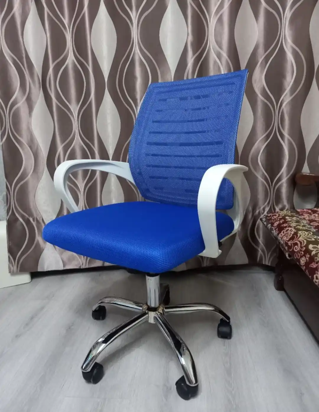 Ofis va kompyuter kreslosi TASK, setka, tebranadigan kreslo, kreslolar, ergonomik kreslo