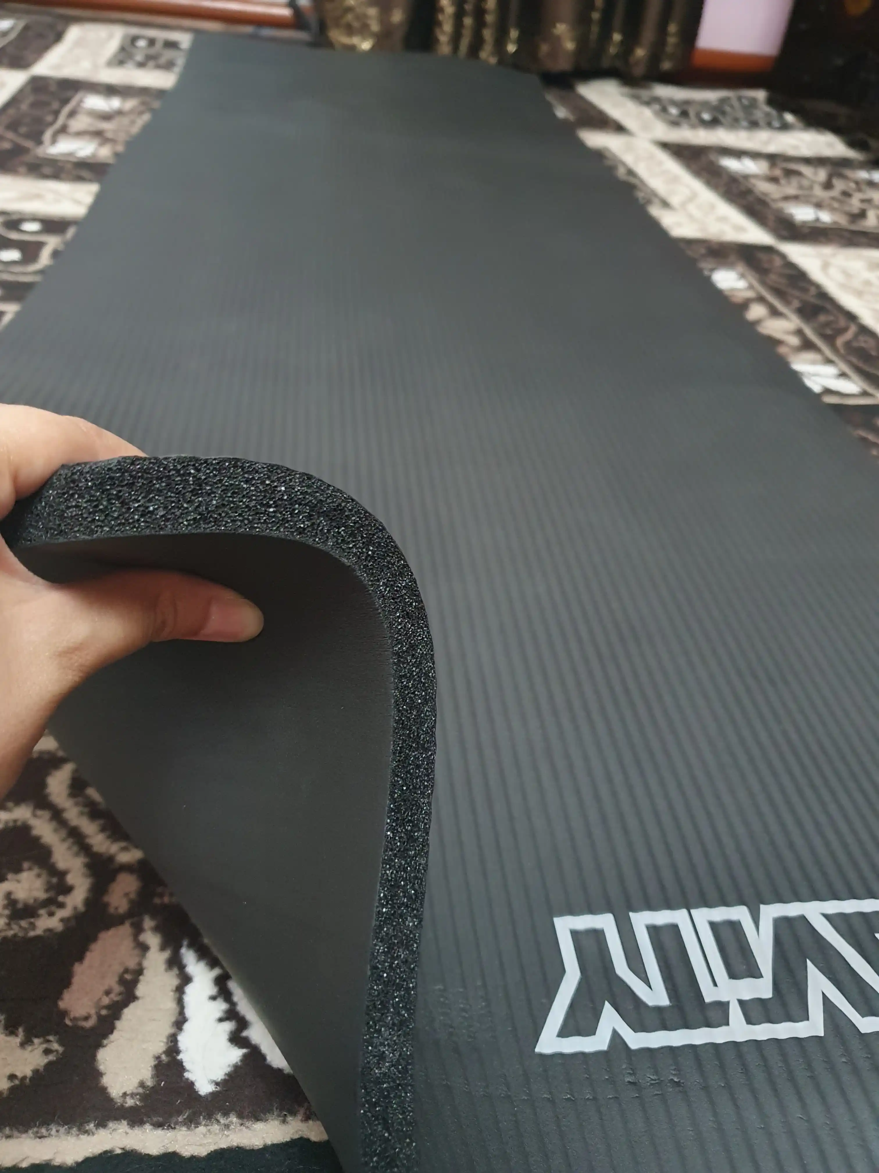 Fitnes gilamcha Gravity, o'lchami 180 * 60 * 1.5 sm