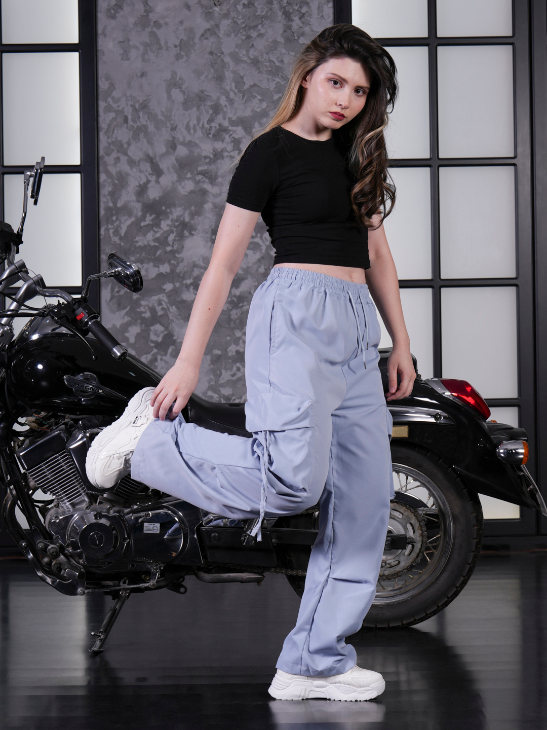 Katta kestirib, ayollar va qizlar Katta kestirib, ayollar va qizlar