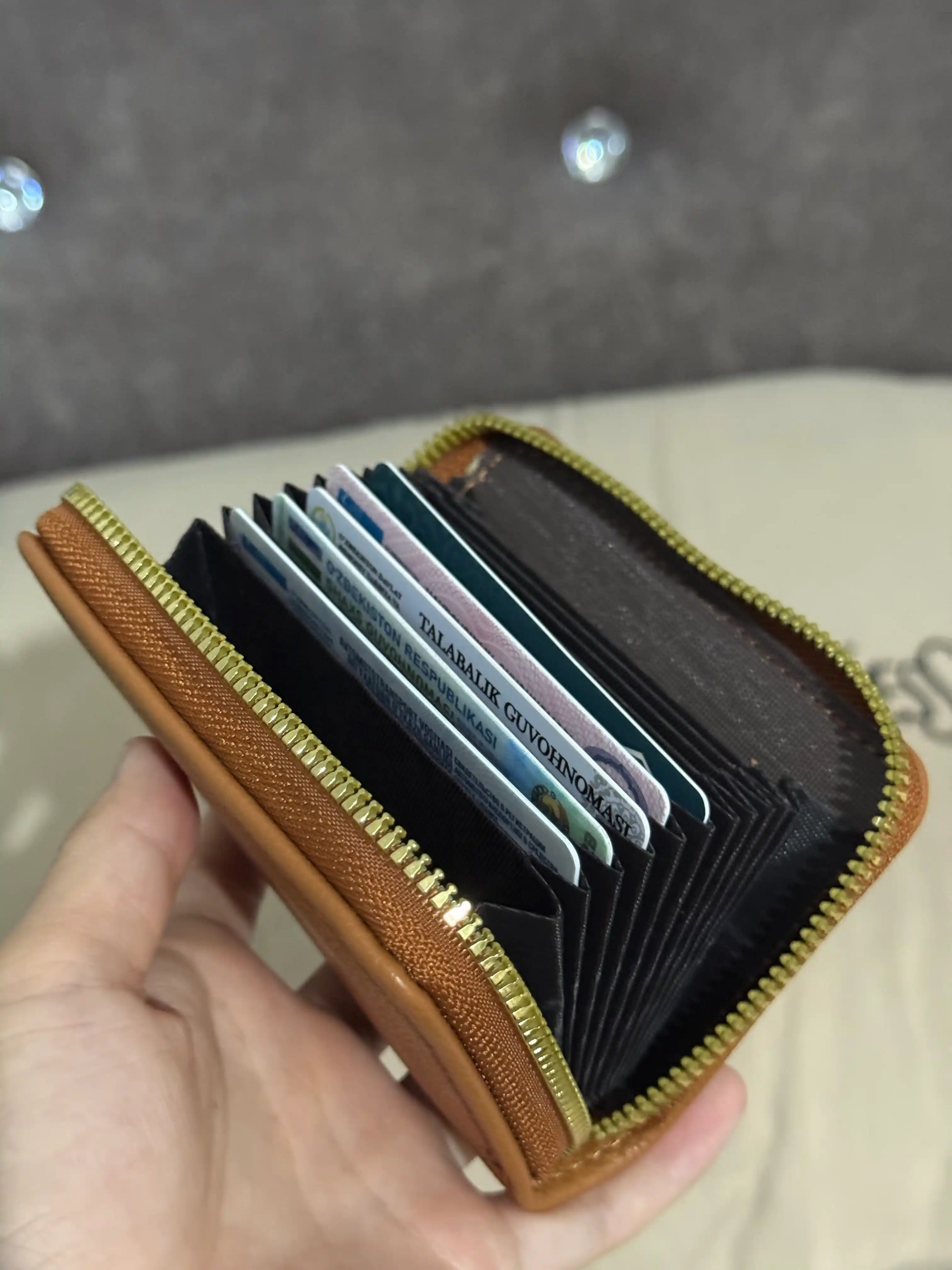 Universal mini hamyon, 11 ta bo'lim, RFID skanerlashdan himoya qilish