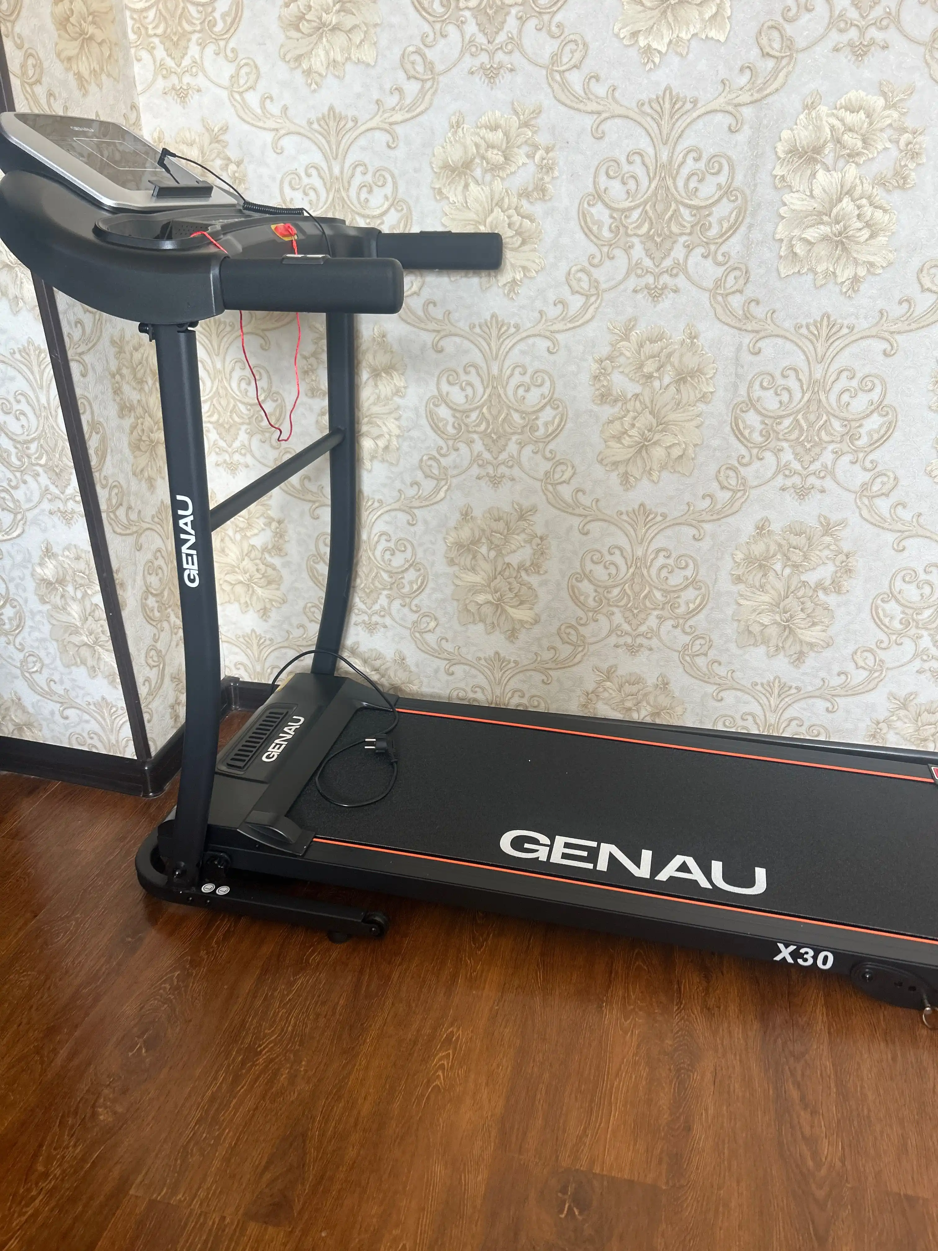 Беговая дорожка Genau X30, компактная, вес пользователя до 100 кг *RT2-12A