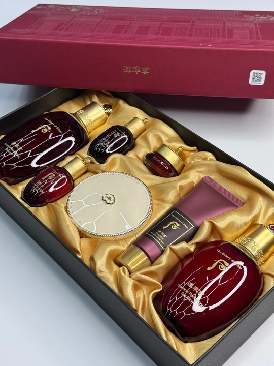 The History of Whoo Jinyulhyang qarishga qarshi tiklovchi vositalar to'plami