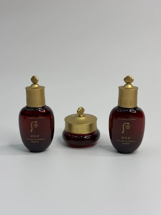 The History of Whoo Jinyulhyang qarishga qarshi tiklovchi vositalar to'plami