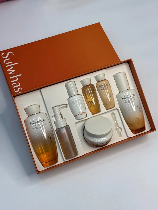 Набор уходовых средств Sulwhasoo Essential Revitalizing Set - 