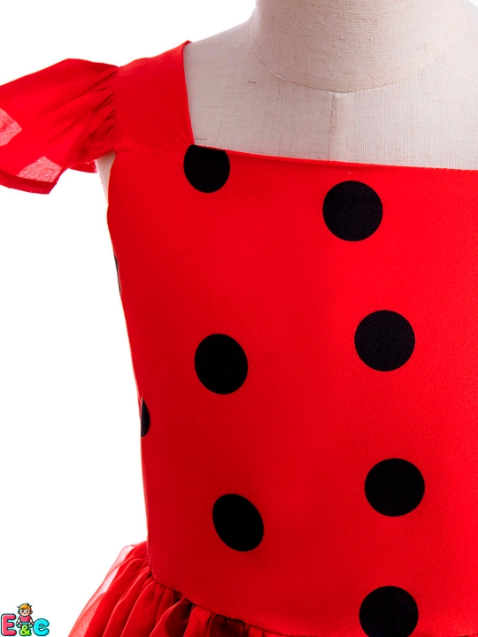 Qizlar uchun liboslar va kostyumlar: Lady Bug, Elza, Jasmin, Malika Safiya, K-pop Hunter X