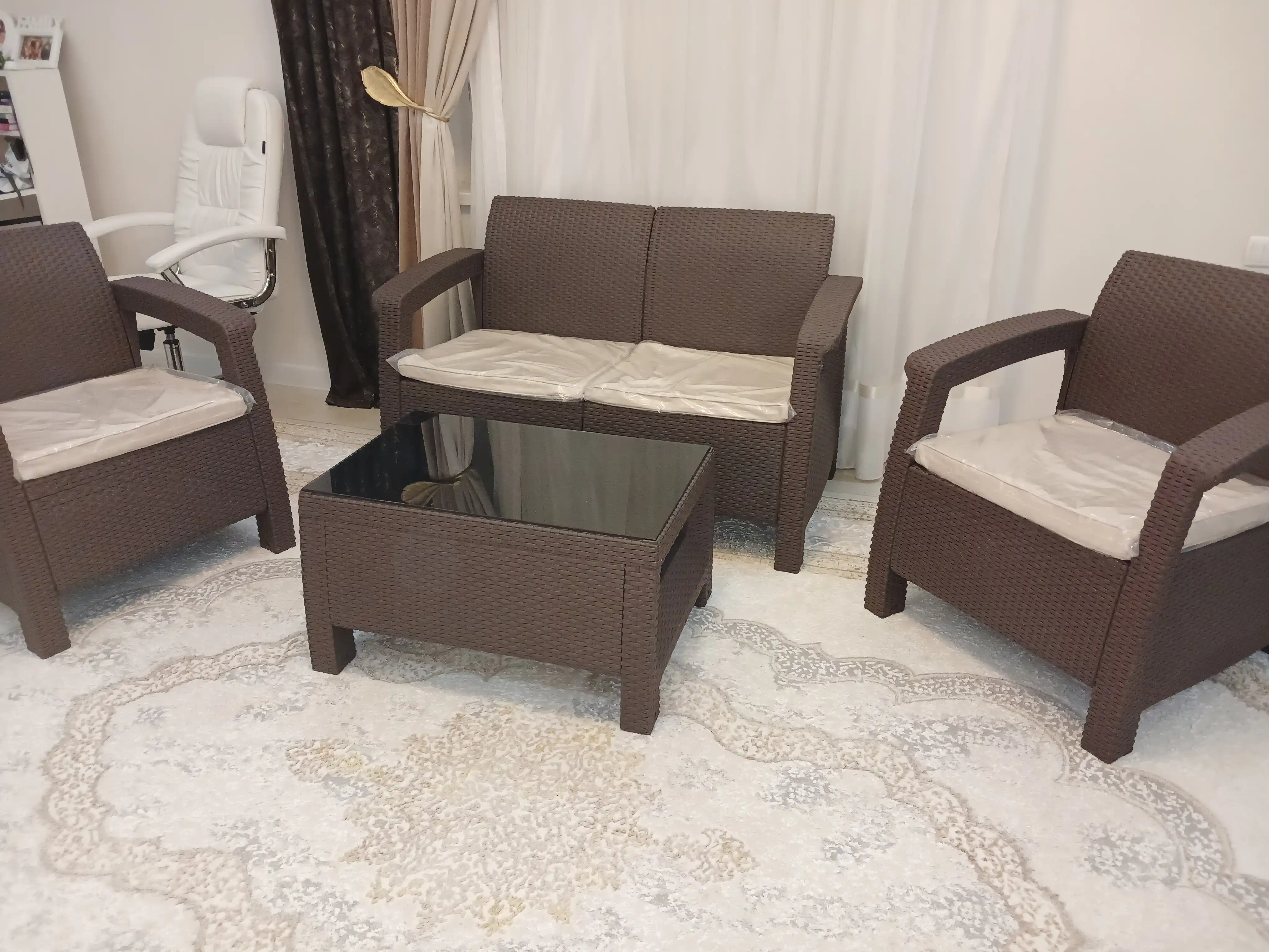 Bog‘ mebeli,Divan ikki kishilik, Rotangga o‘xshash