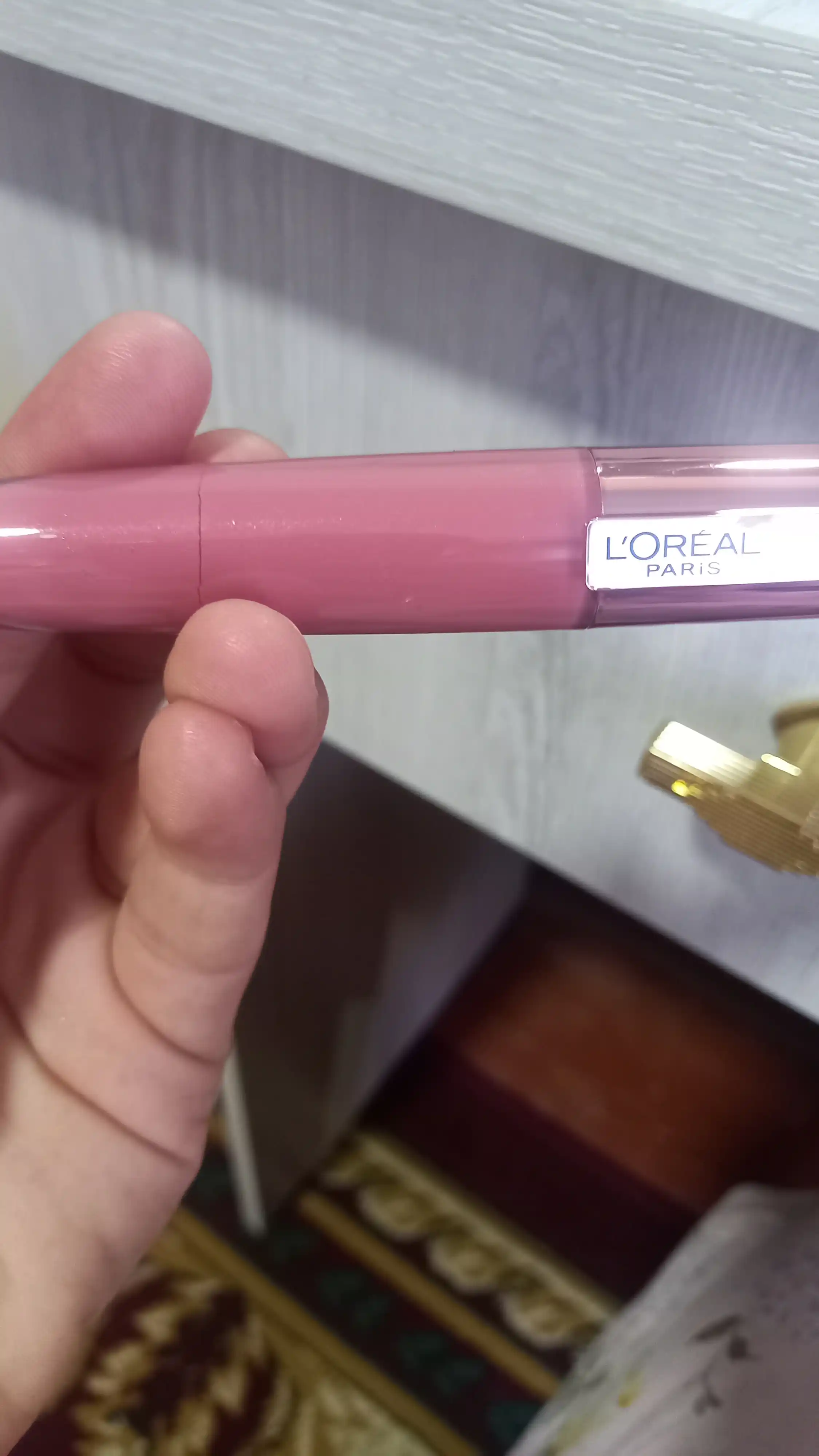 L'Oreal Paris Блеск-сыворотка для губ Paradise, оттенок 412