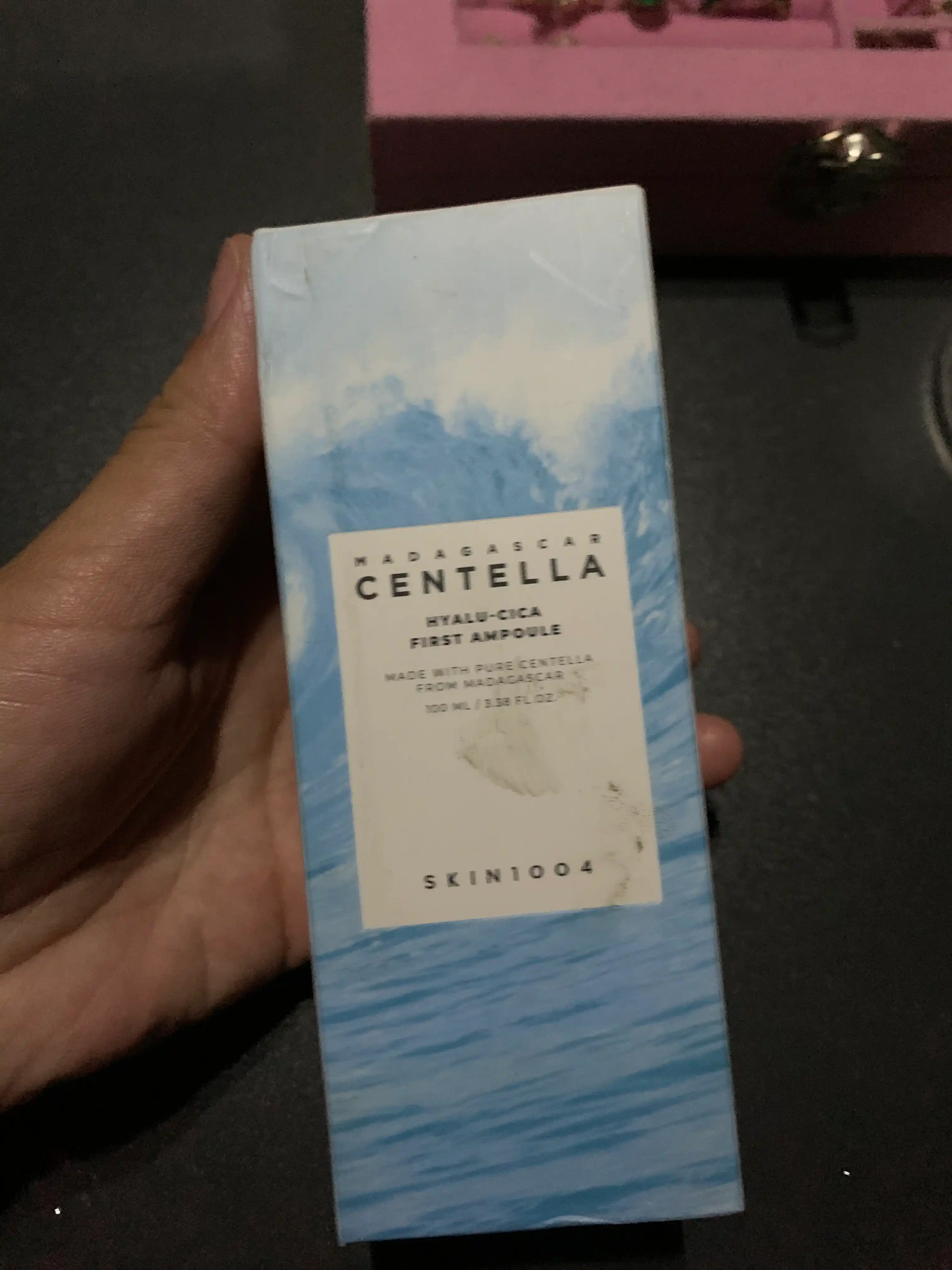 Quruq teri uchun namlantiruvchi zardob Skin1004 Madagascar Centalle, sentella bilan