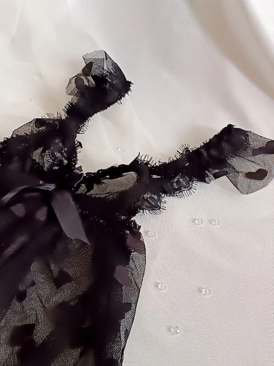 Ayollar pijama va  penyuar stringi bilan, ayollar tungi kiyimi