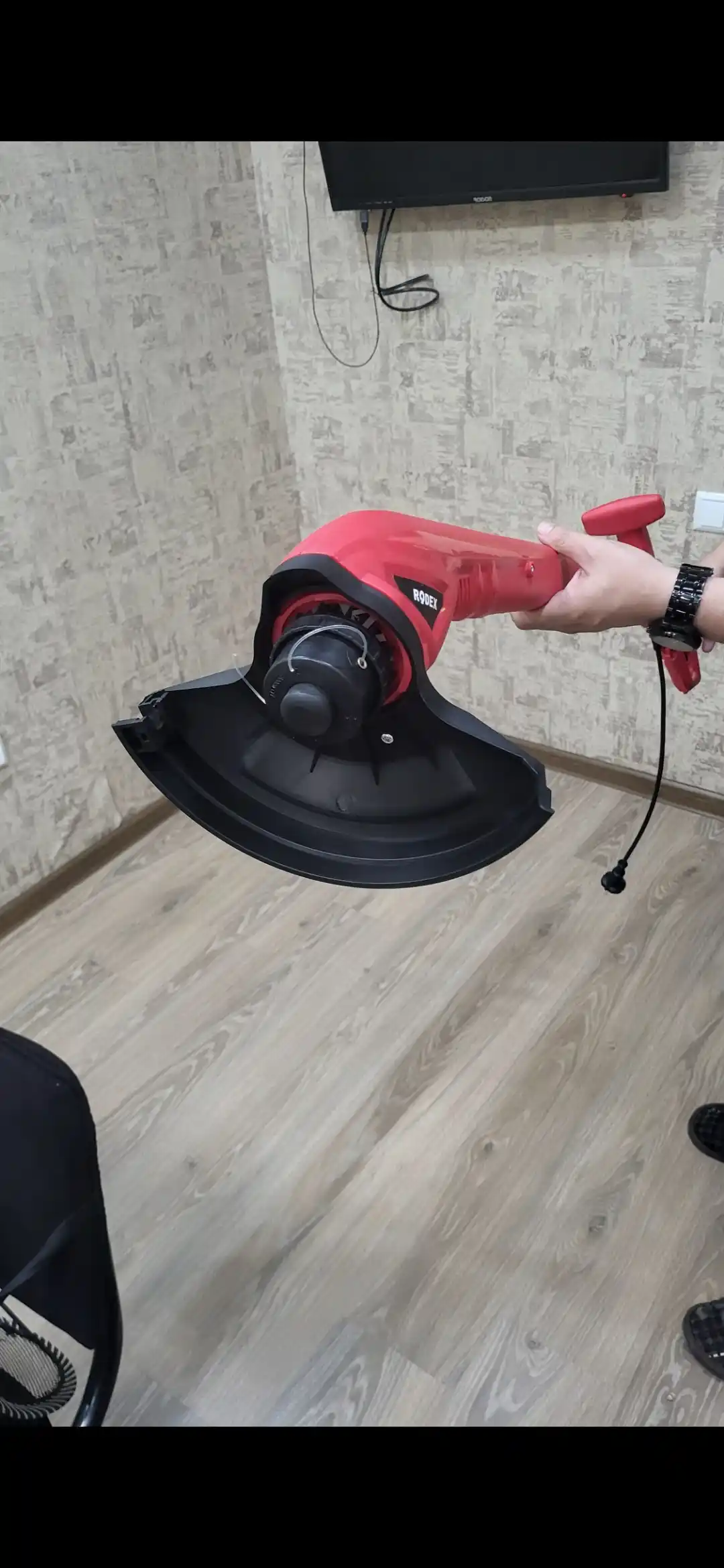 Elektron trimmer, bog' va gazon uchun, 300 Vt