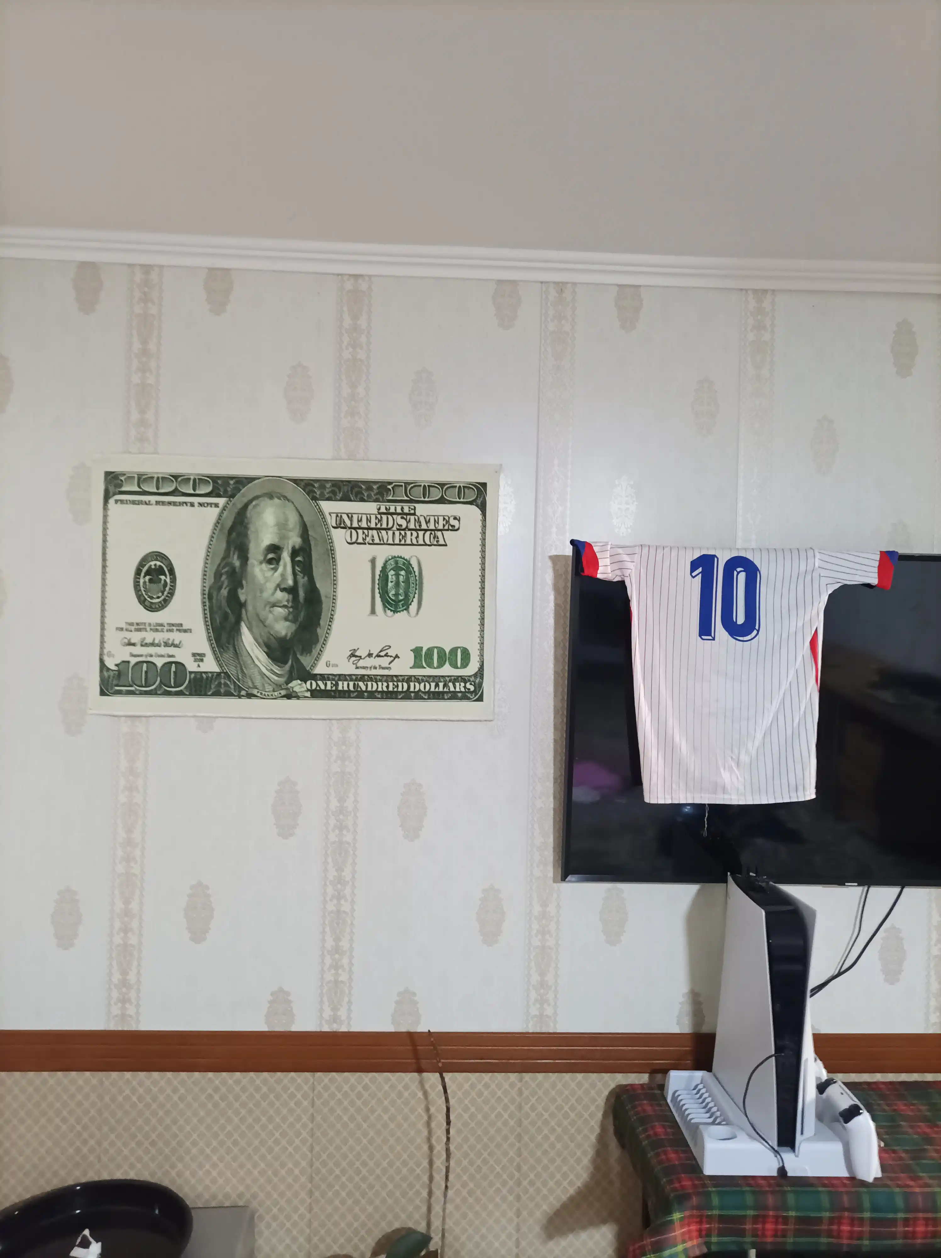 Gilamcha 100 dollar ko'rinishda, dekorativ, xonaga