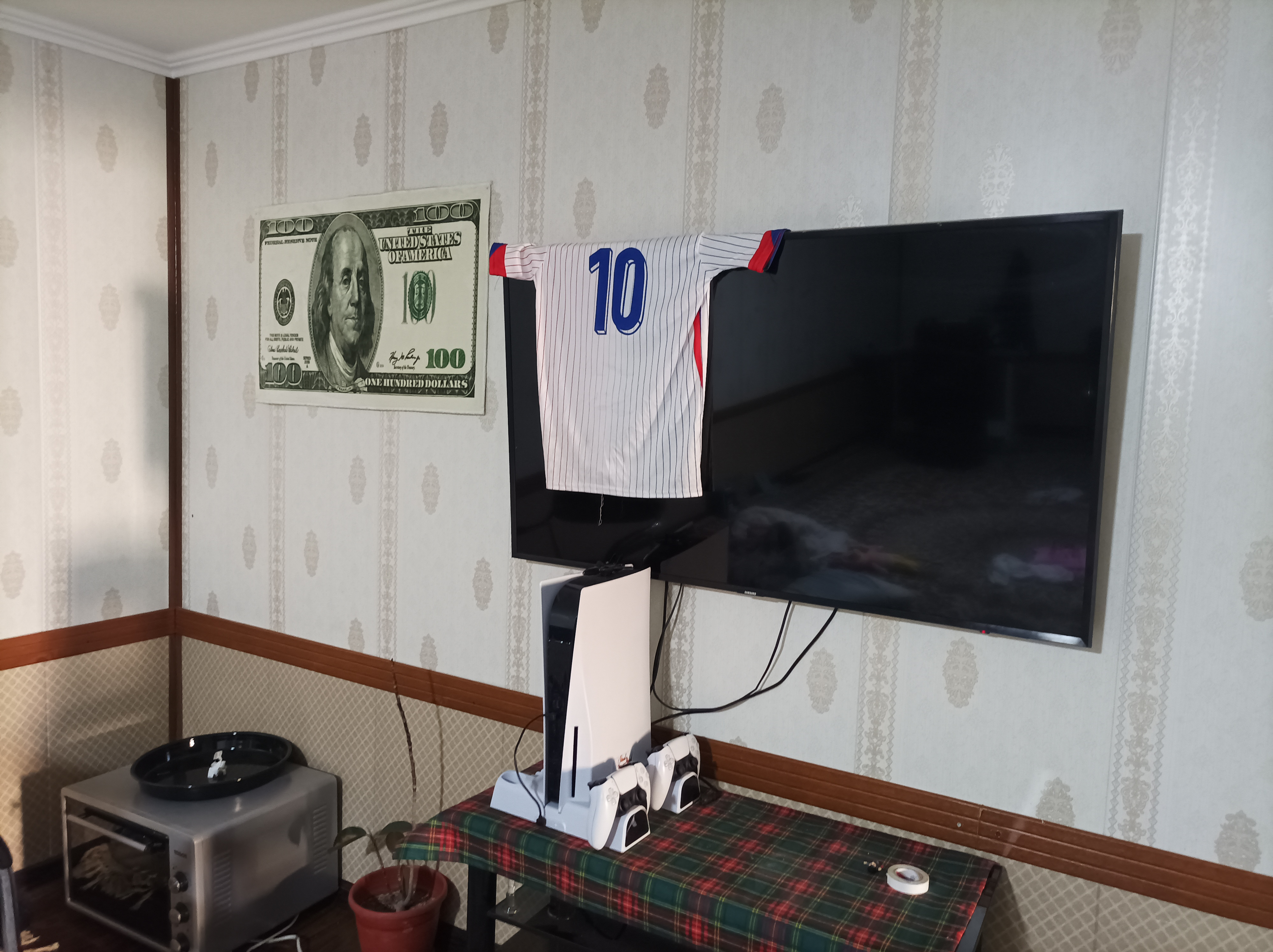 Gilamcha 100 dollar ko'rinishda, dekorativ, xonaga