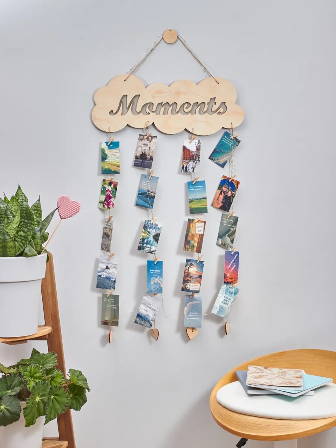 Moodboard LED chiroq bilan, foto panel qisqichli, yog‘och surat ushlagich yoritgich bilan