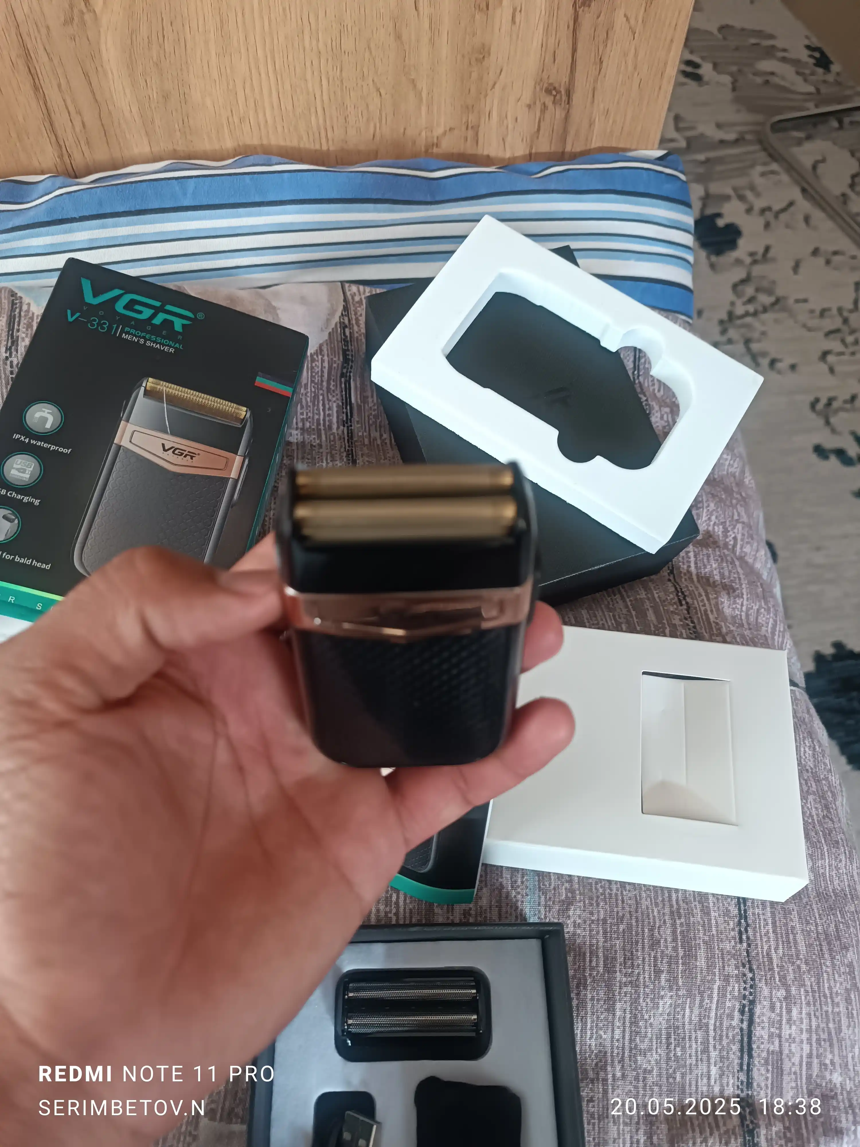 Erkaklar uchun simsiz elektr ustara VGR V-331, akkumulyatorli sheyver