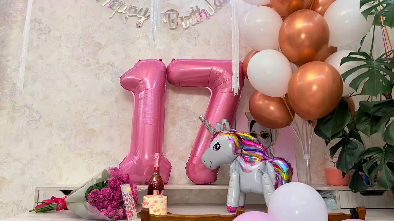 Gerlyanda Happy birthday, bayram lentasi