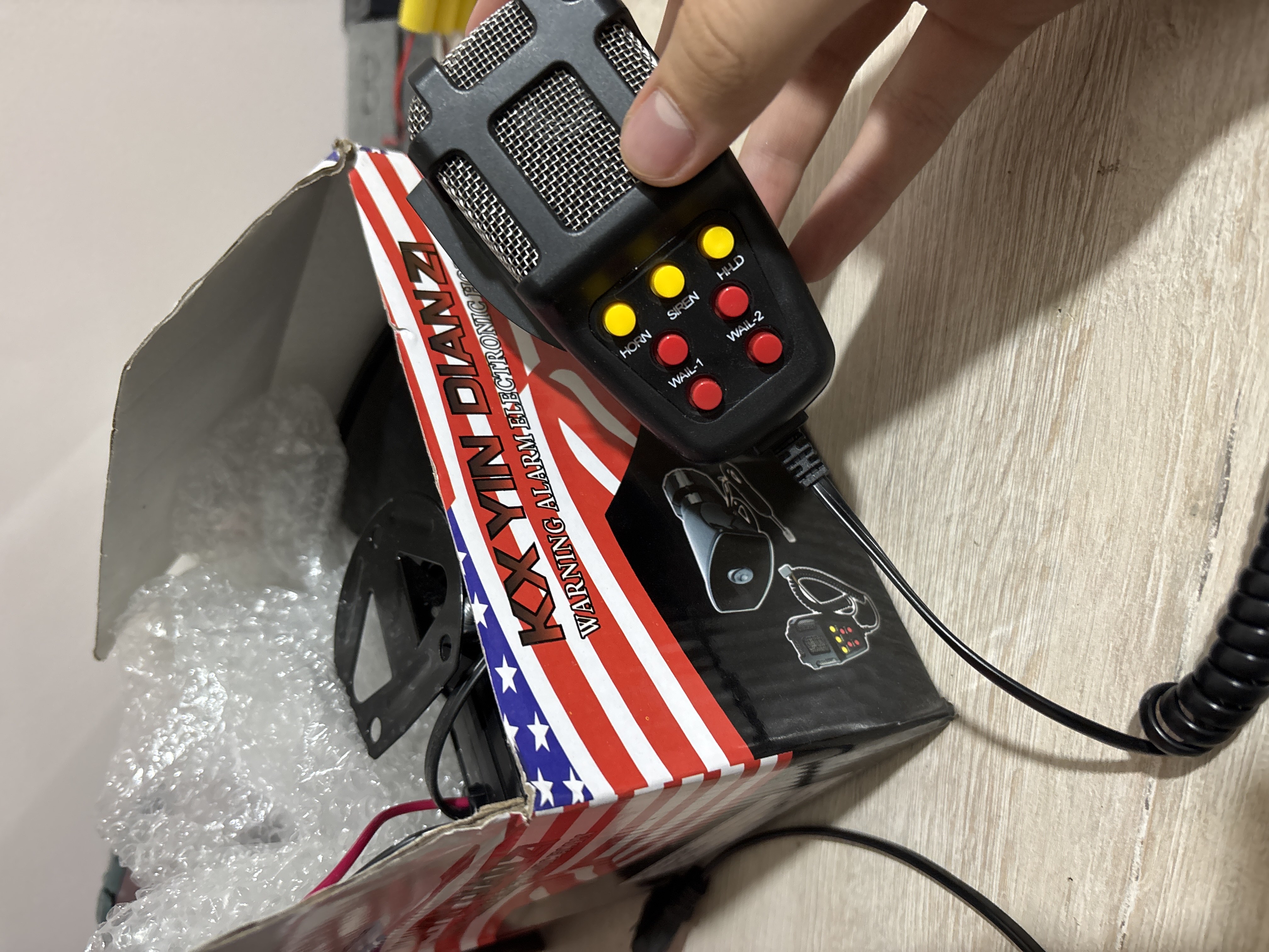 Sirena, karnay va mikrofon bilan SGU, 7 xil signal, 12V, 100W, 150 Db