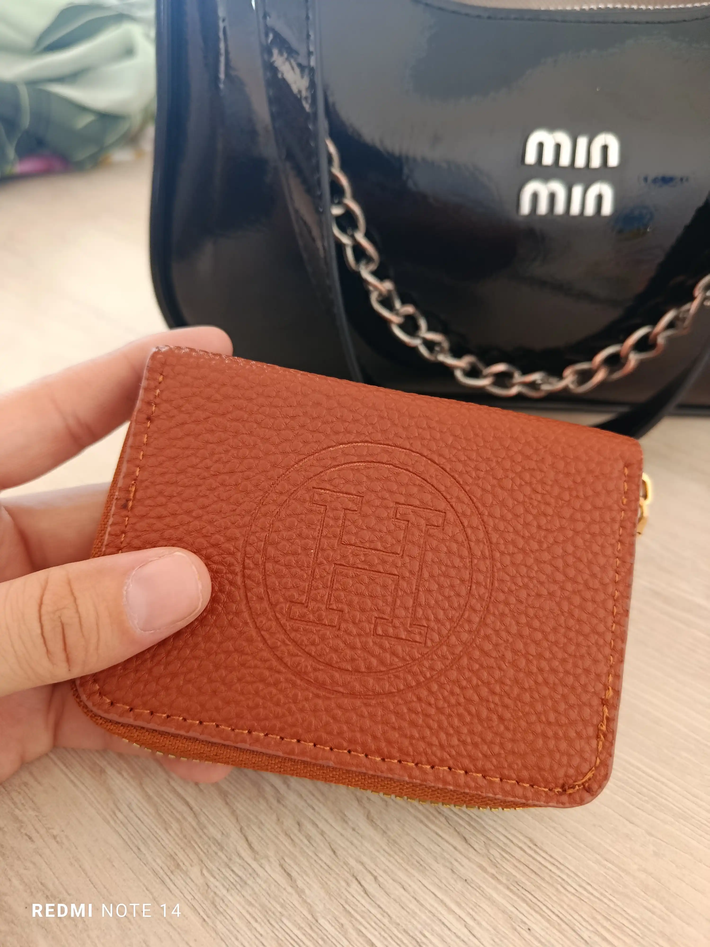 Universal mini hamyon, 11 ta bo'lim, RFID skanerlashdan himoya qilish