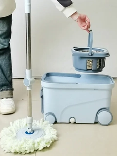 Бирюзовый
