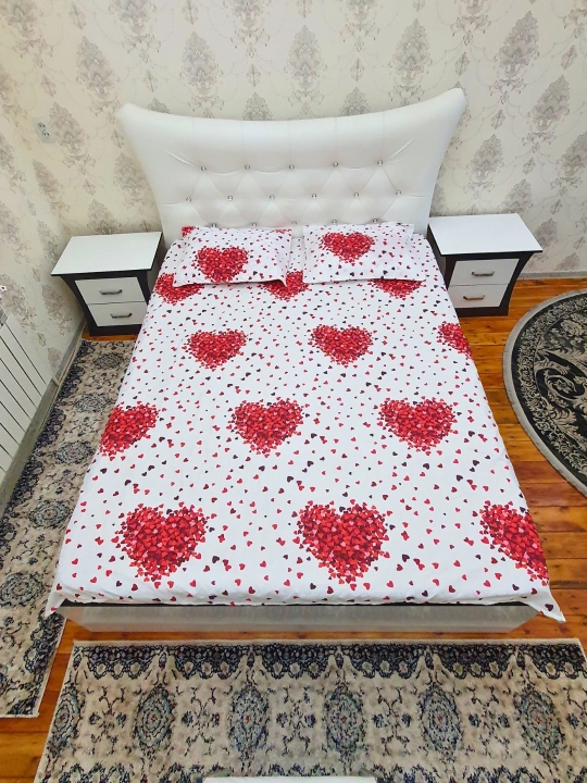 Choyshab va yostiq jild, ikki kishilik choyshab 200*220 sm va yostiq 50*70 sm 2 dona - 