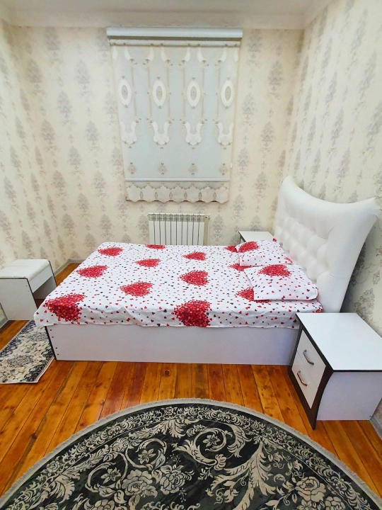 Choyshab va yostiq jild, ikki kishilik choyshab 200*220 sm va yostiq 50*70 sm 2 dona