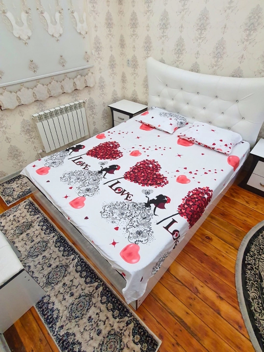 Простыня и наволочка, двуспальная простыня 200*220 см и наволочка 50*70 см 2 шт