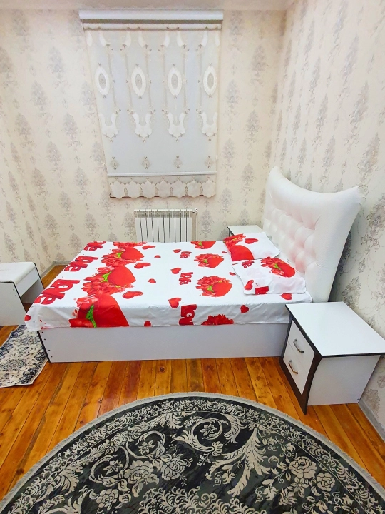 Простыня и наволочка, двуспальная простыня 200*220 см и наволочка 50*70 см 2 шт