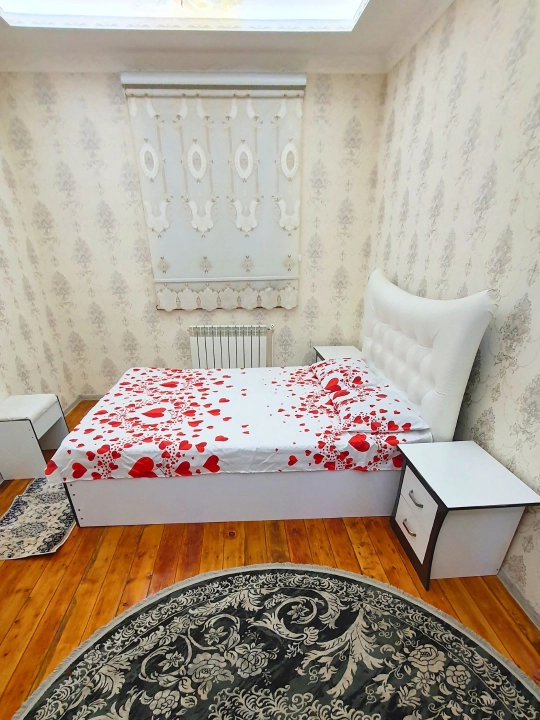 Choyshab va yostiq jild, ikki kishilik choyshab 200*220 sm va yostiq 50*70 sm 2 dona