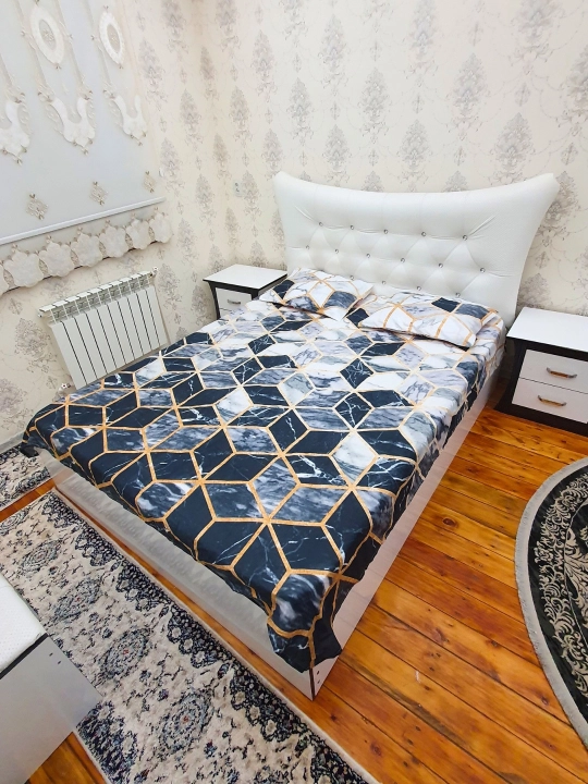 Простыня и наволочка, двуспальная простыня 200*220 см и наволочка 50*70 см 2 шт