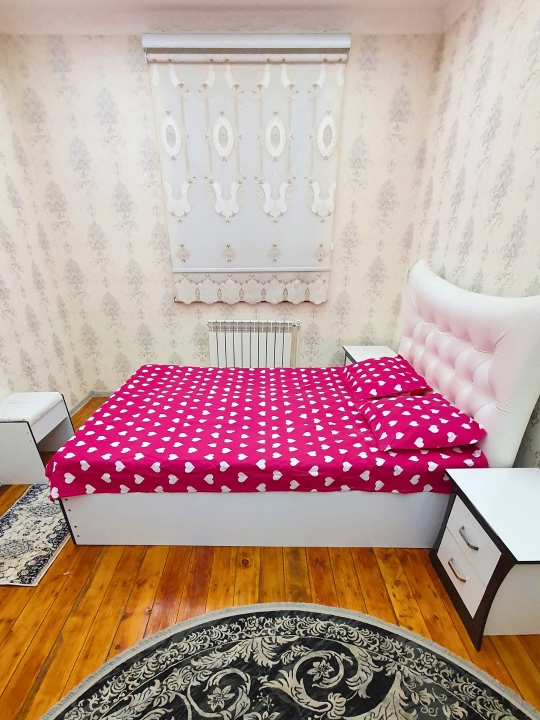Простыня и наволочка, двуспальная простыня 200*220 см и наволочка 50*70 см 2 шт