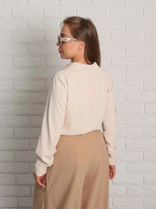 Suniy ipakdan oversize bluzka, yelkasi tushirilgan, S-L