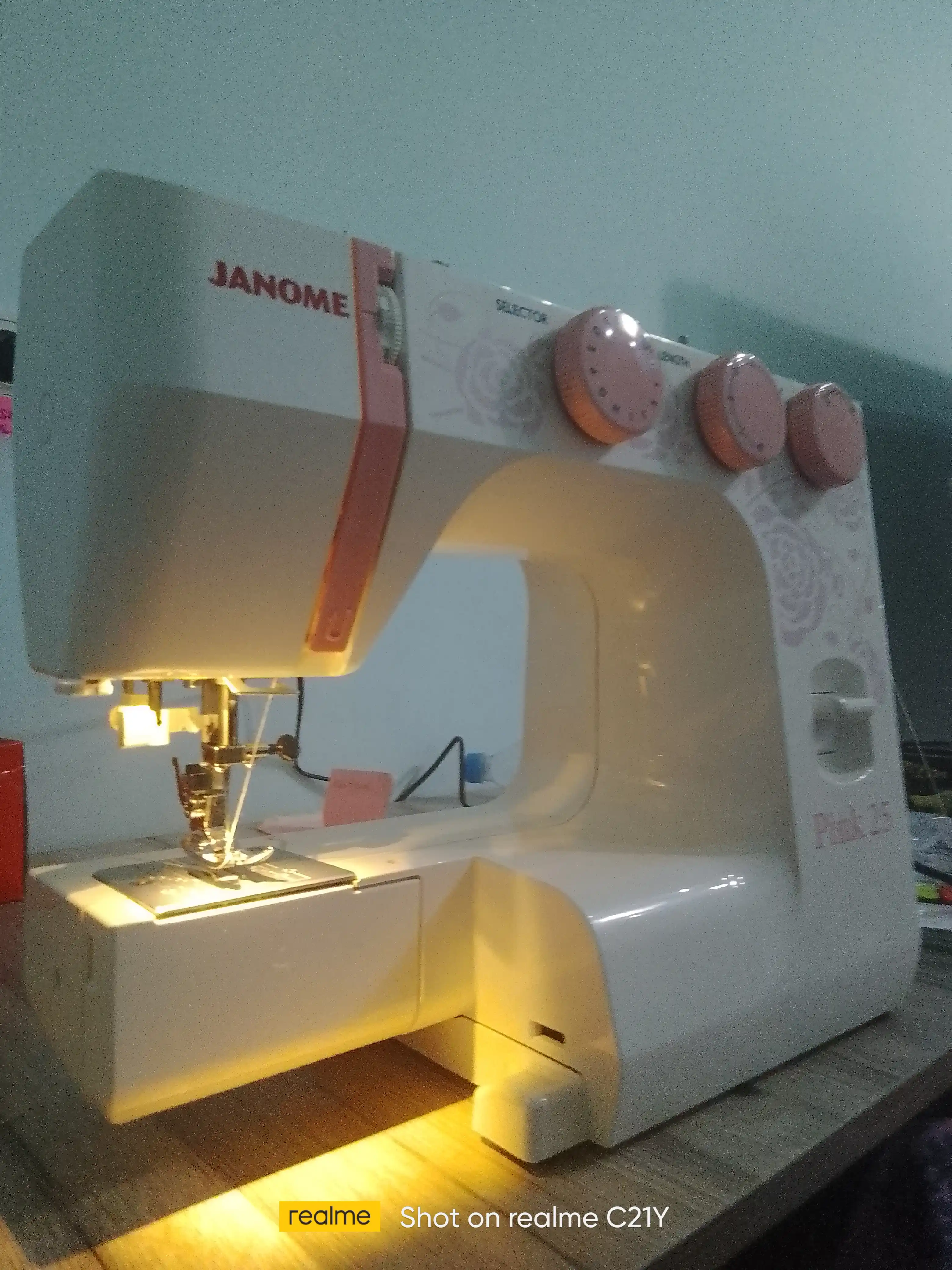 Швейная машина Janome Pink 25