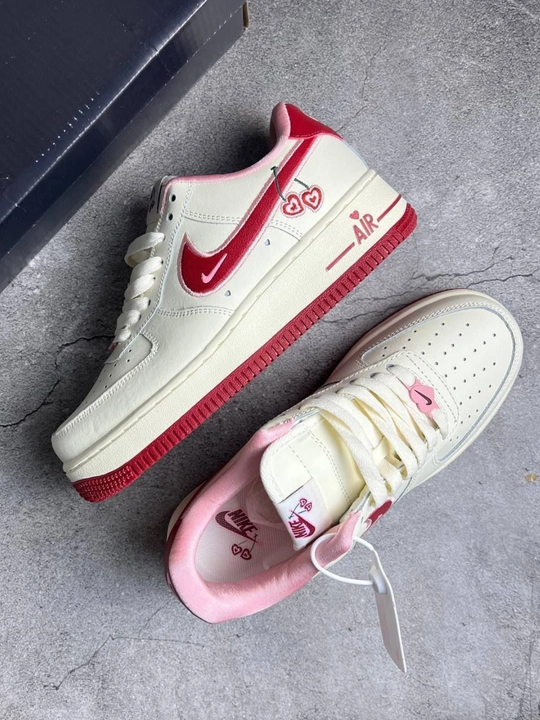 Krossovkalar ayollar uchun Air force cherry - 