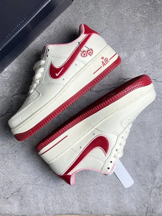 Кроссовки для женщин Air force cherry
