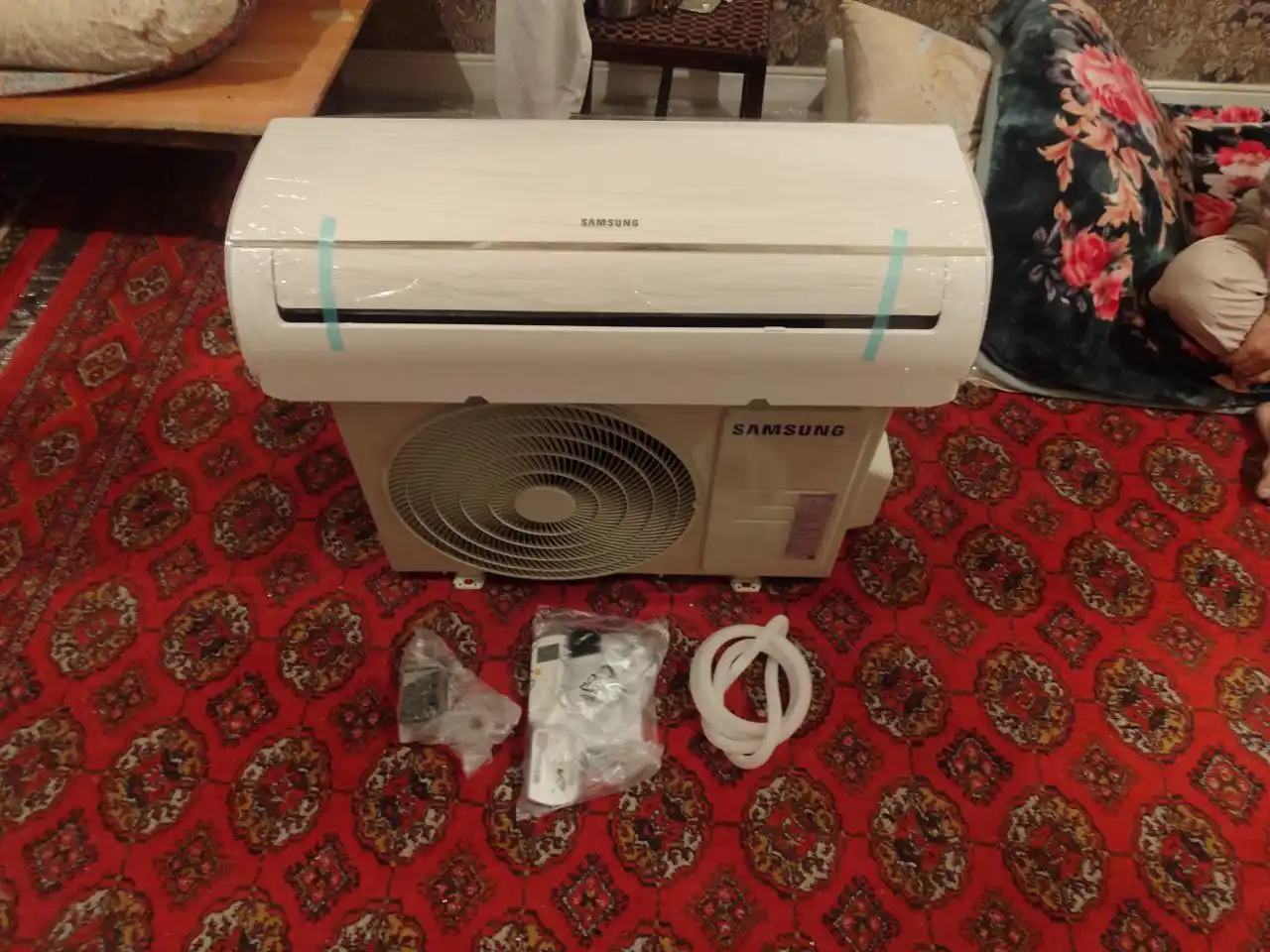 Invertorli konditsioner Samsung 12 kBTU AR12DXHQASINEV, 35 m² gacha xonalar uchun