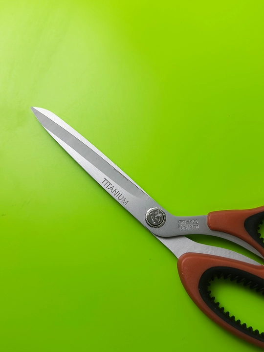 Tikuvchilar uchun toblangan qaychi 25.5 sm Titanium scissors