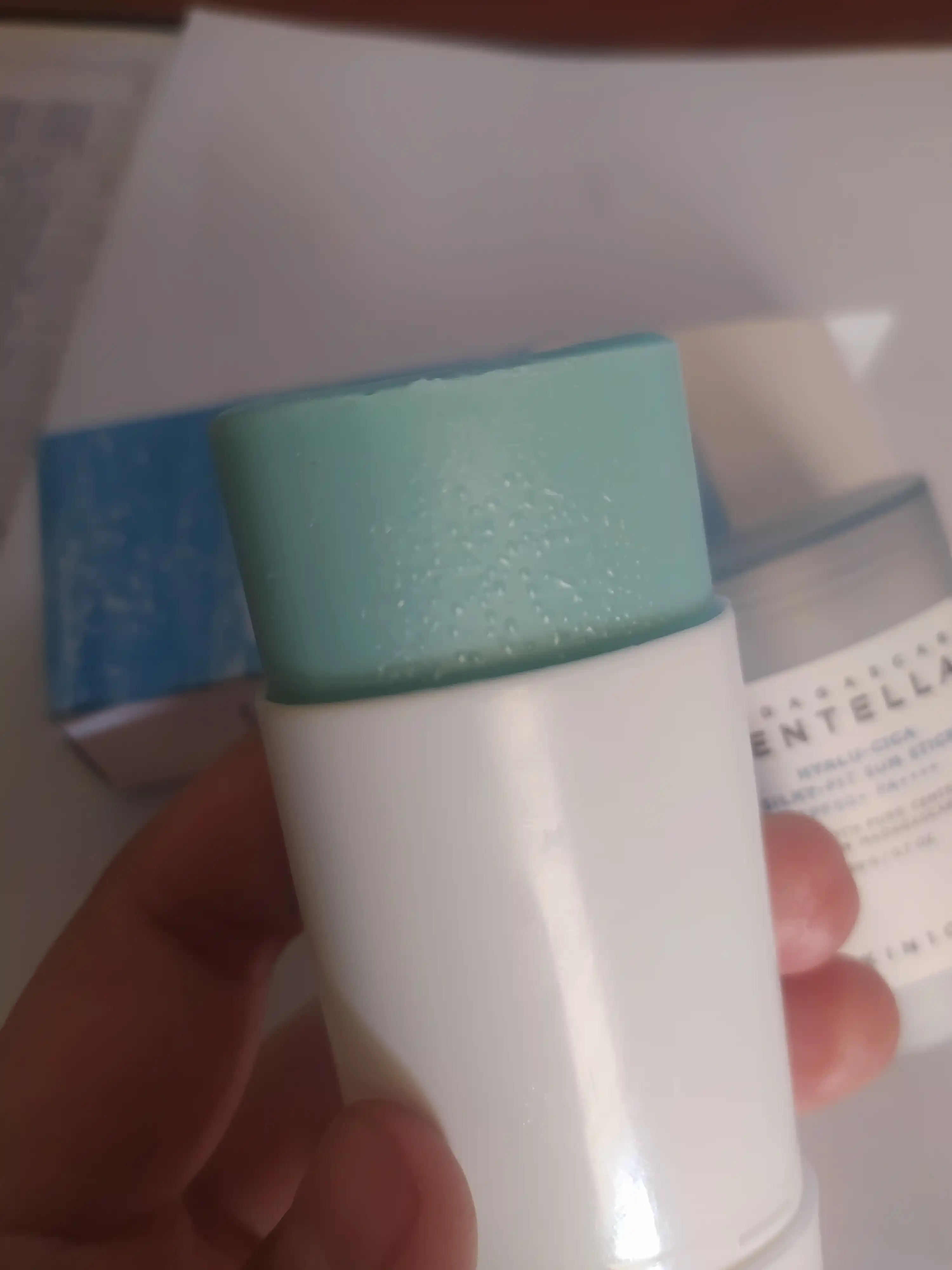 SPF-stik yuz va tana uchun quyoshdan himoya qiluvchi va namlantiruvchi SPF50+