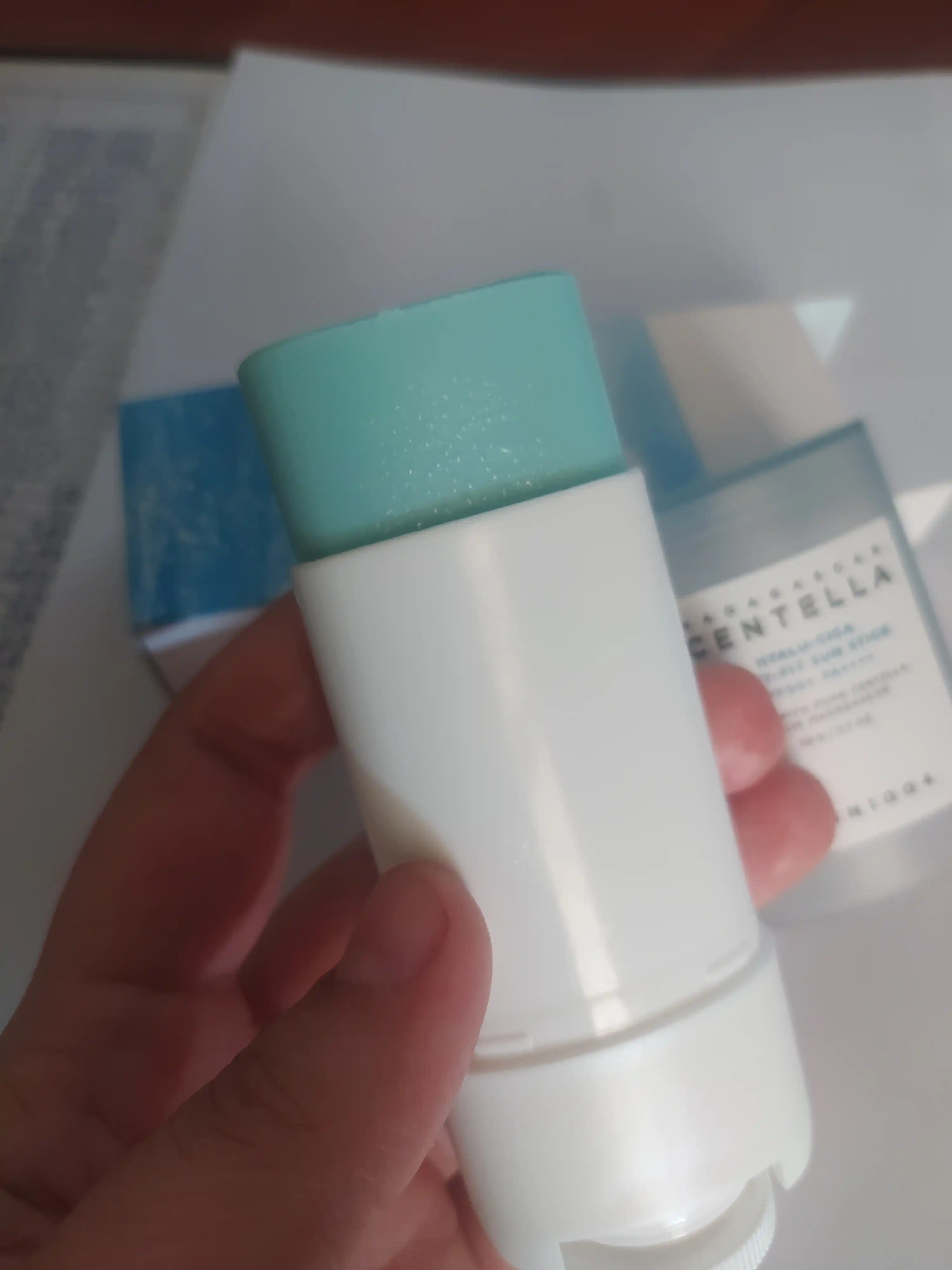 SPF-stik yuz va tana uchun quyoshdan himoya qiluvchi va namlantiruvchi SPF50+