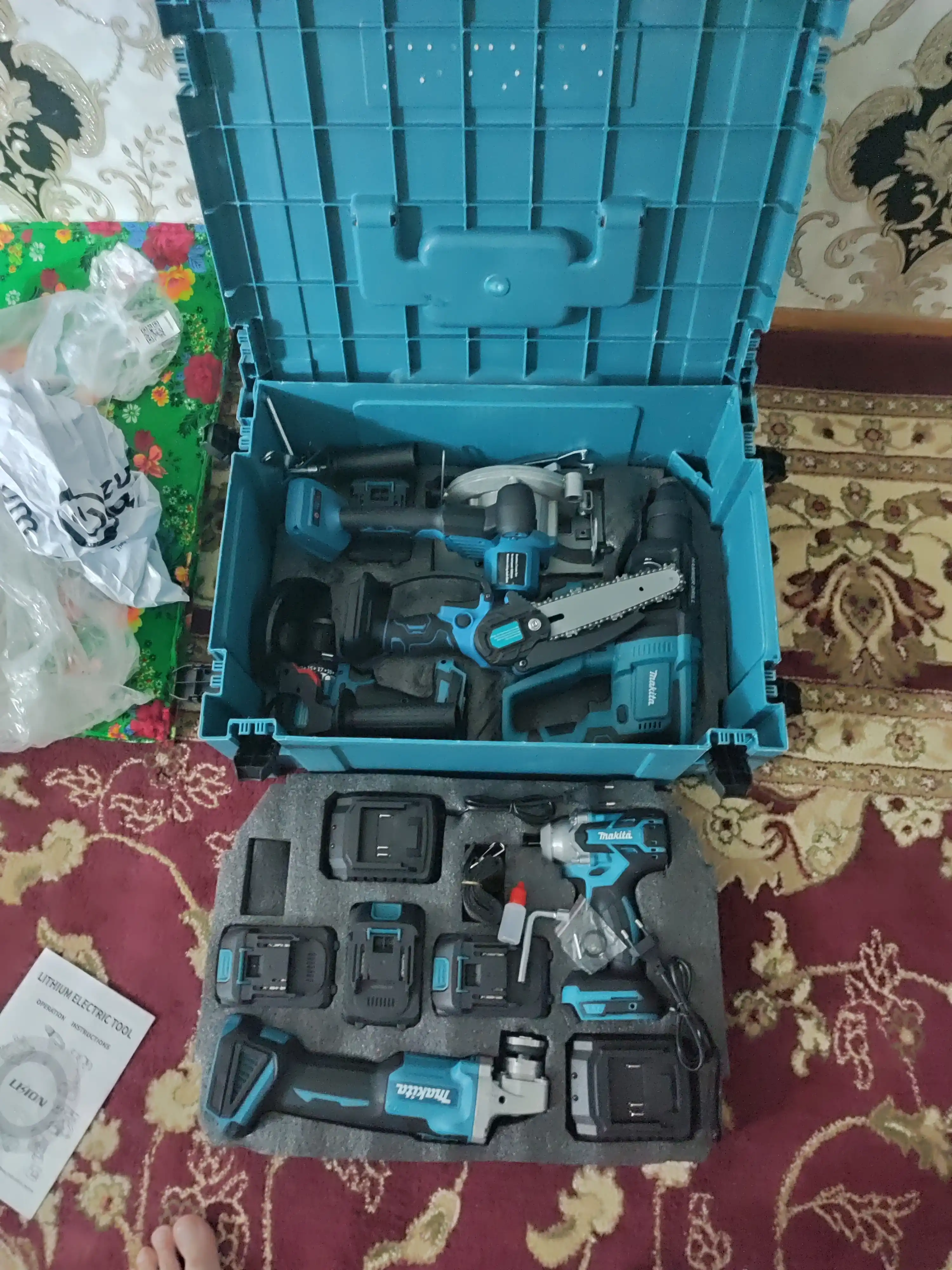 Akkumulyatorli to'plam 6 tasi 1 da, perforator, shurupovert, gaykovert, bolgarkа, arra