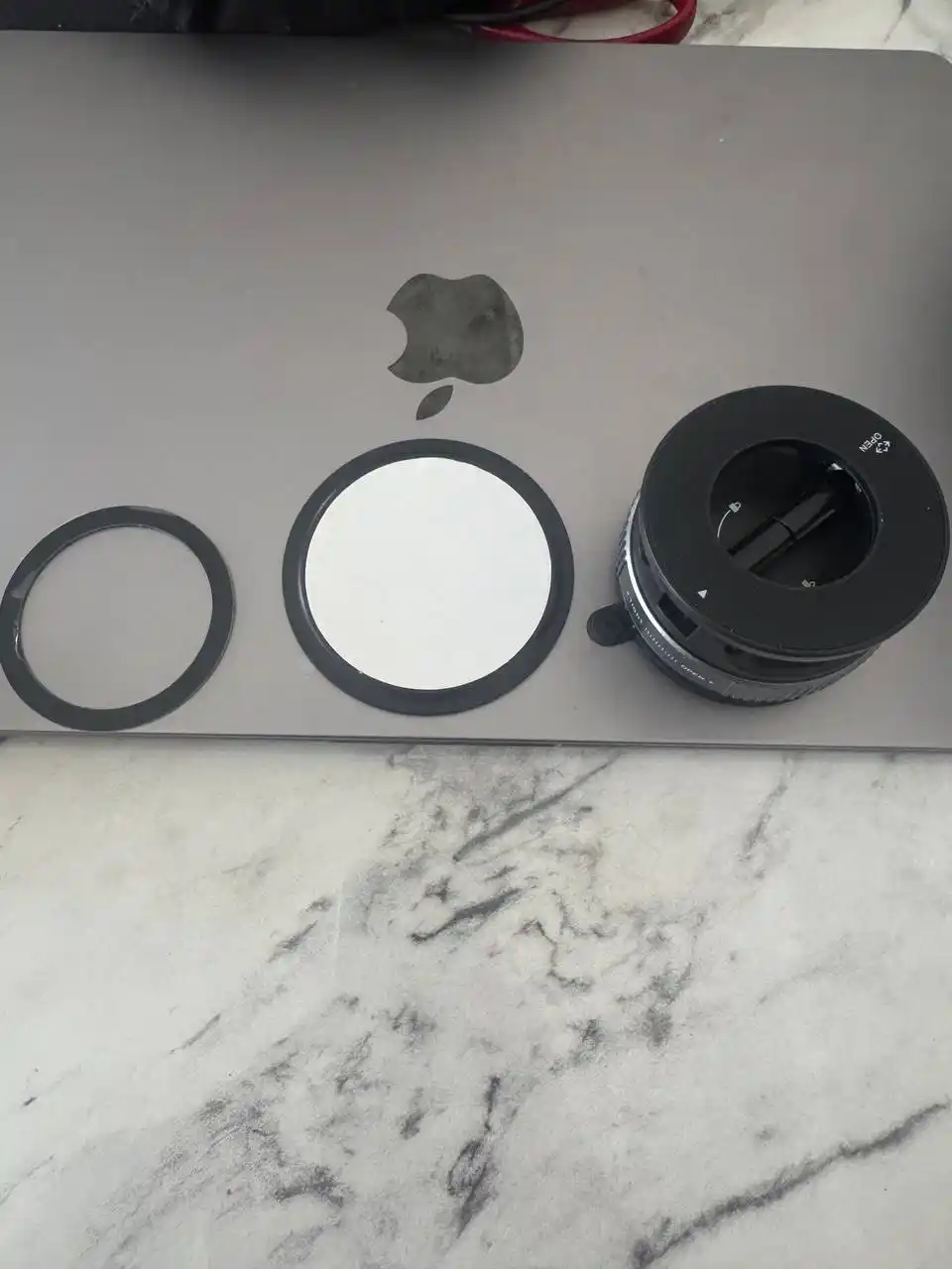 Держатель для телефона в машину, вакуумный, MagSafe