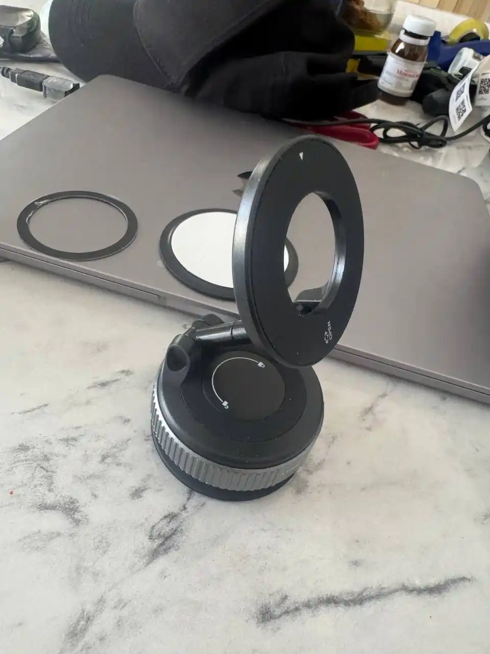 Держатель для телефона в машину, вакуумный, MagSafe