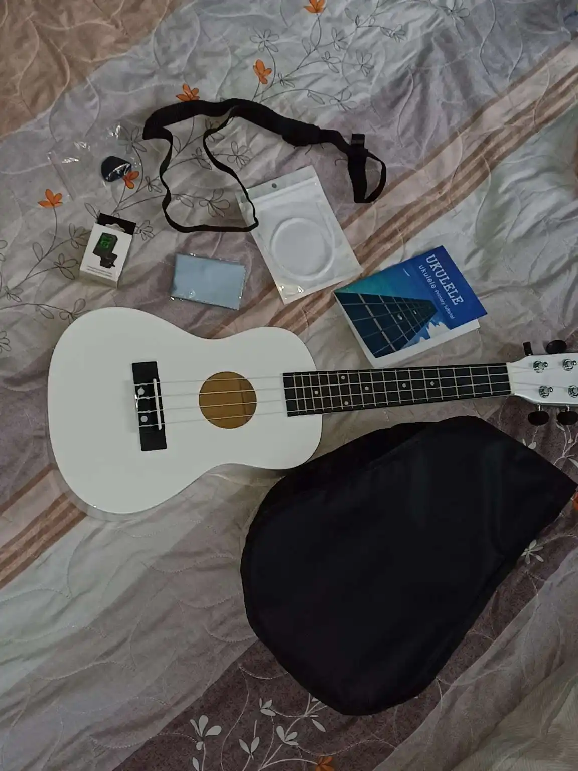 Konsert ukulelesi, 58 sm, musiqa asboblari to‘plami, mini gitara