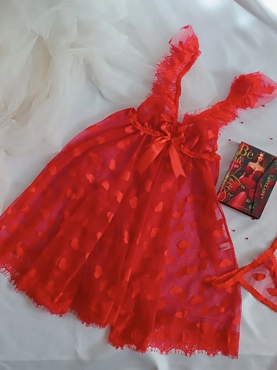 Ayollar pijama va  penyuar stringi bilan, ayollar tungi kiyimi