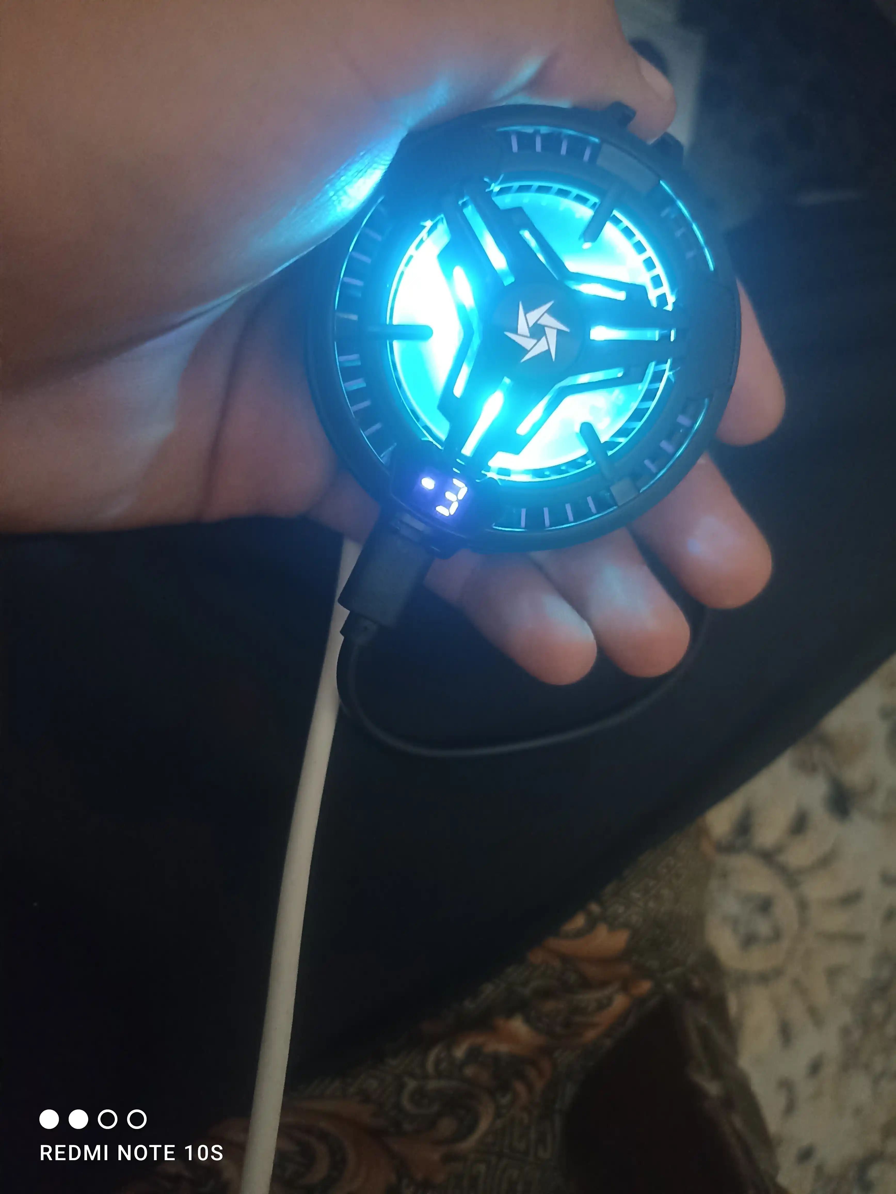 Kuler magnitli SL-10 telefon uchun sovutgich
