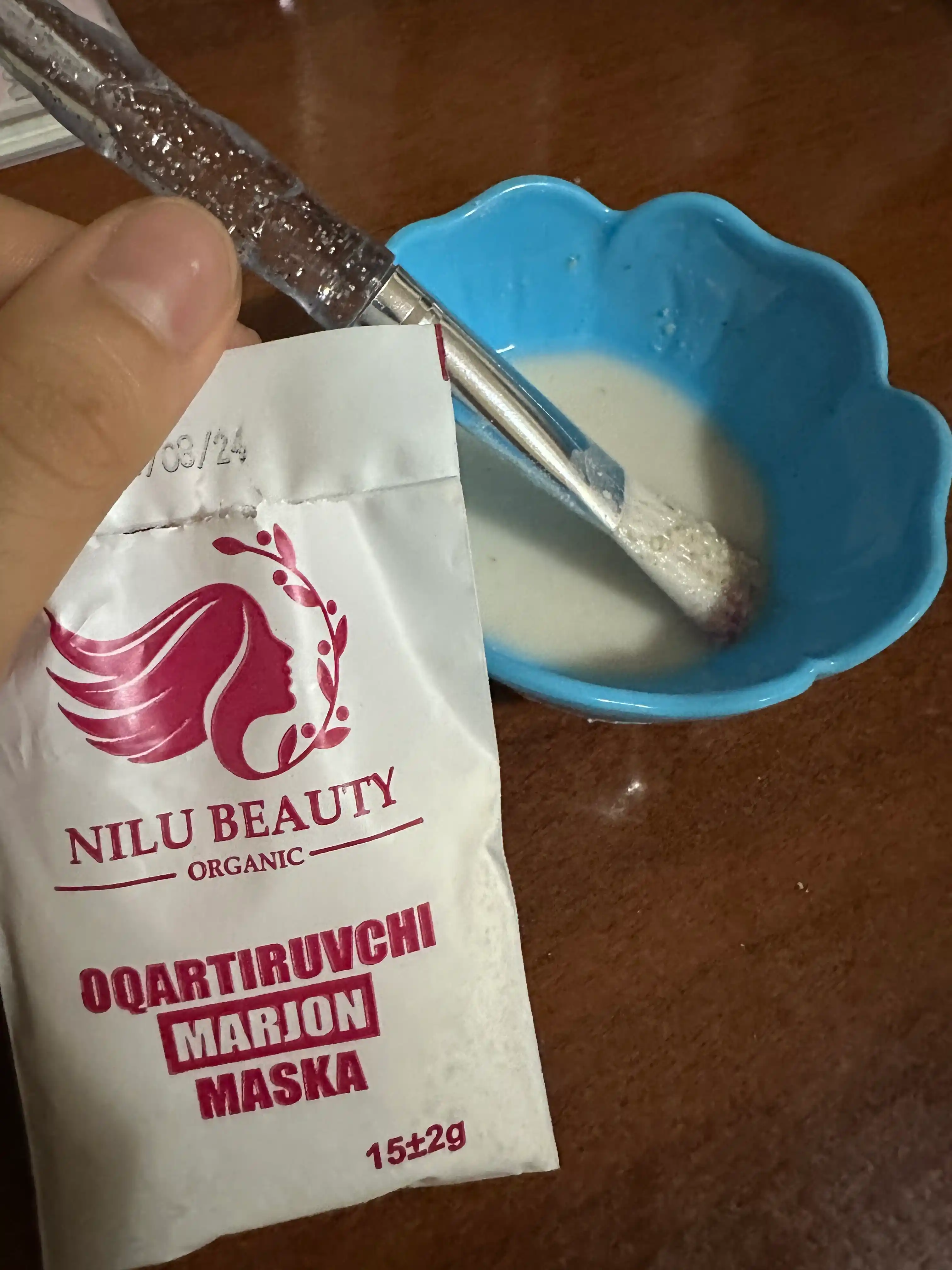 Yoshartiruvchi yuz terisini oziqlantiruvchi erta qarish oldini oladigan lifting maska