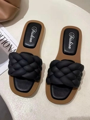 Qora
